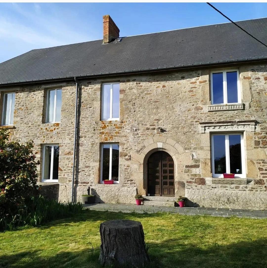 La Petellerie, Maison De Campagne Avec Piscine Pour Un Sejour Detente Moyon Eksteriør billede
